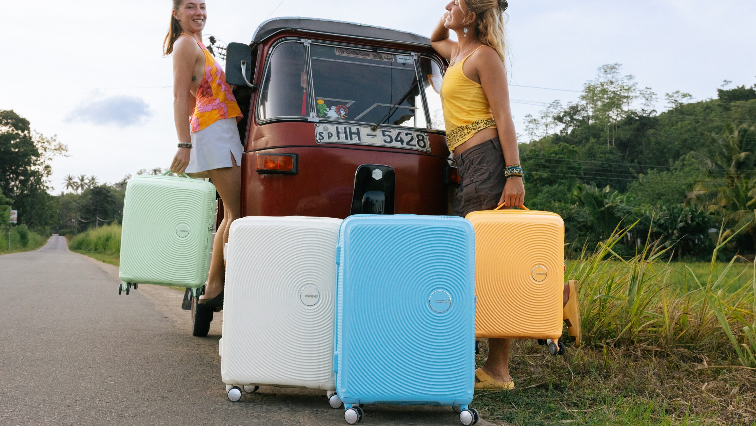 American Tourister Soundbox uutuusvärit nyt meillä! NT-BOX laukkuliike