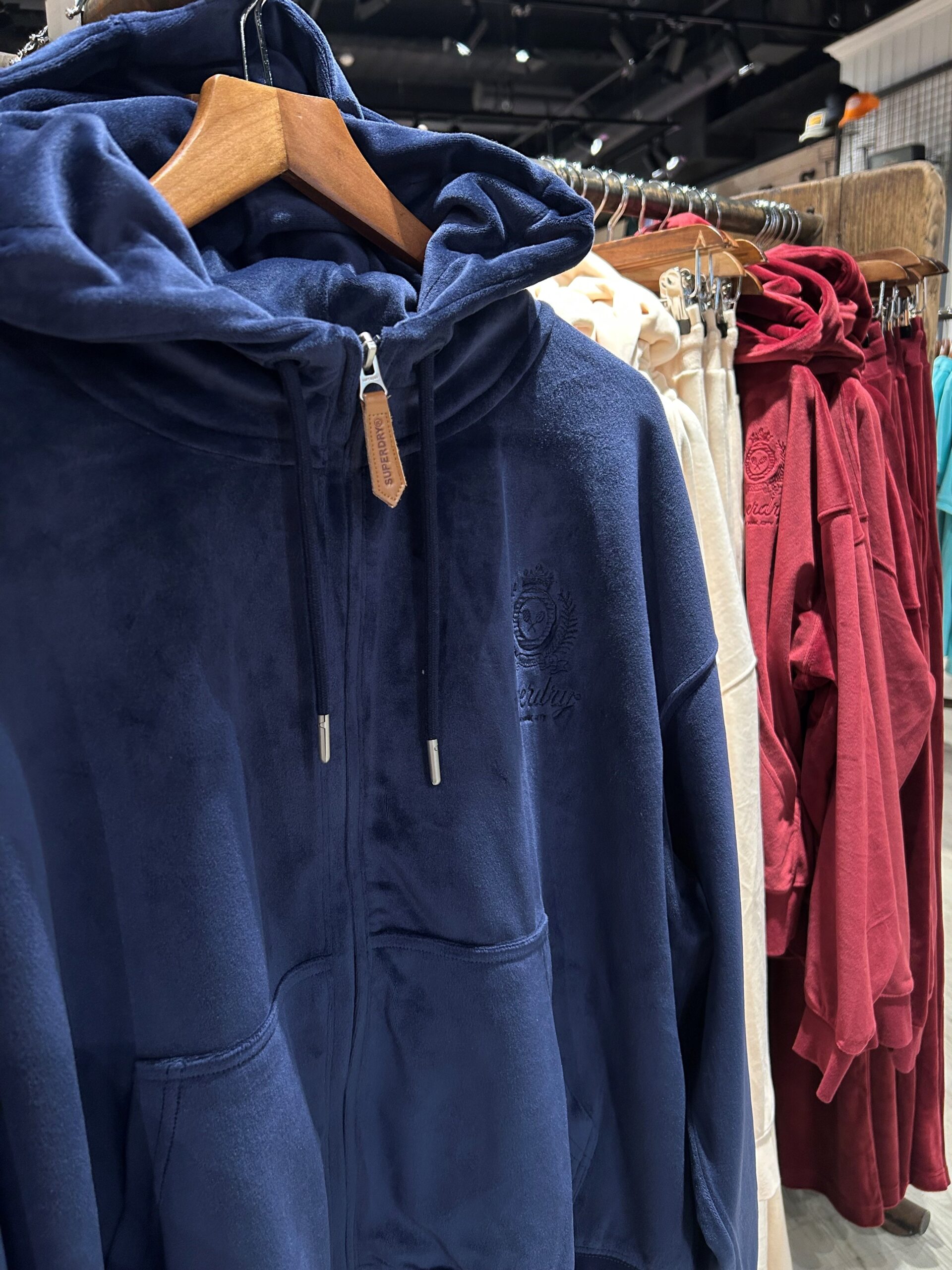Muista äitiä 10.5. Superdry & Co