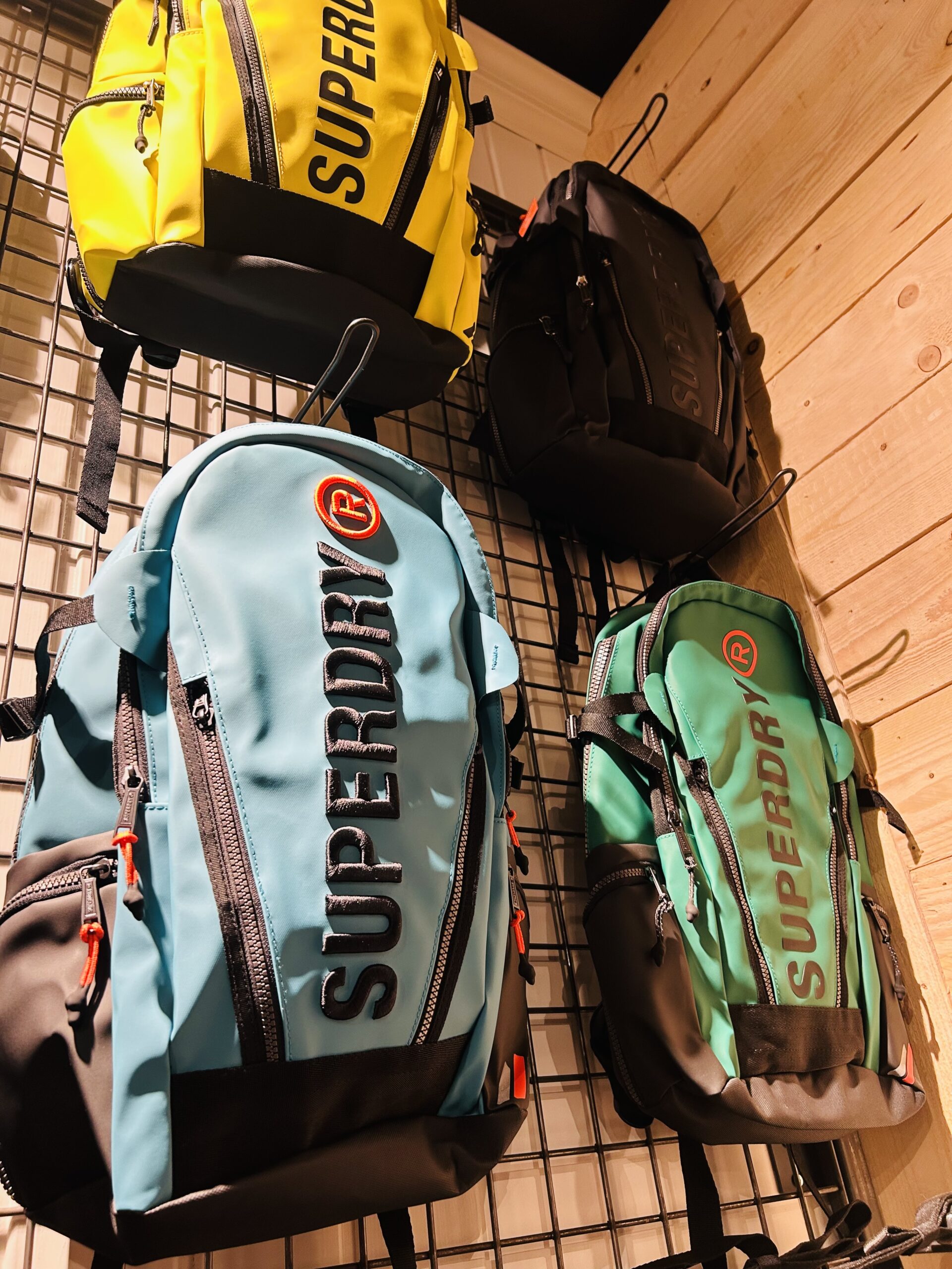 Reput kouluun! Superdry & Co