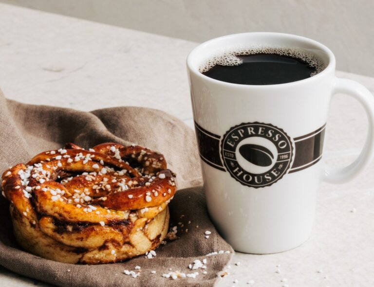 COFFEE_CINNAMON_BUN_LANDSCAPE